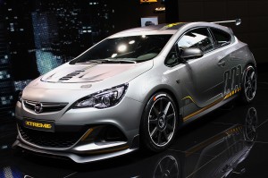 Opel Astra OPC Extreme1