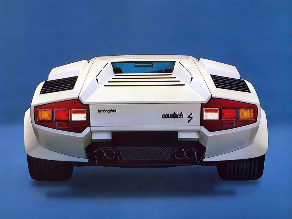 Lamborghini Countach LP400 S получил широкие задние покрышки