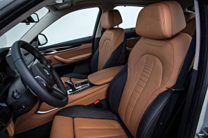 Фото  BMW X6 второго поколения 2014 г. вид на передние сидения