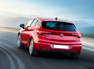 Opel Astra K, вид сзади