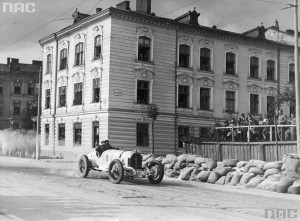 Ганс Штук ведет свой Mercedes-Benz SSK к победе на Гран-при Львова 1931 года