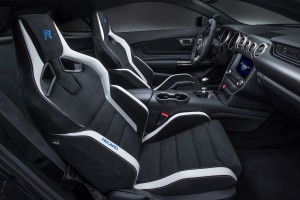 Shelby GT350, сиденья