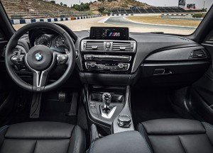 BMW M2, передняя панель