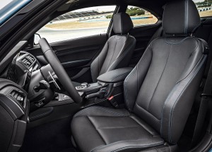 BMW M2 2016, передние сиденья