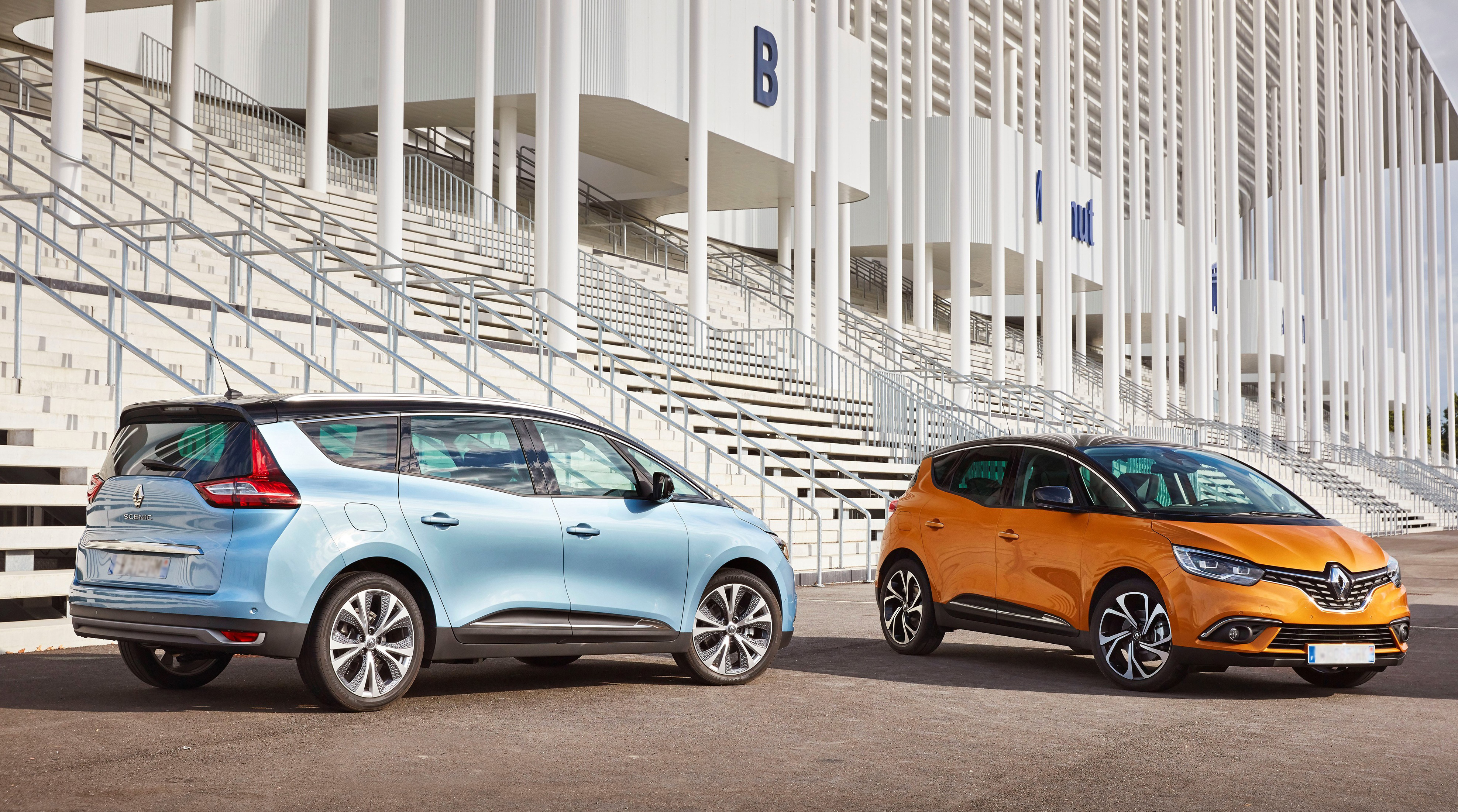 Дебютант Renault Scenic: элегантно и практично | Тест Драйв