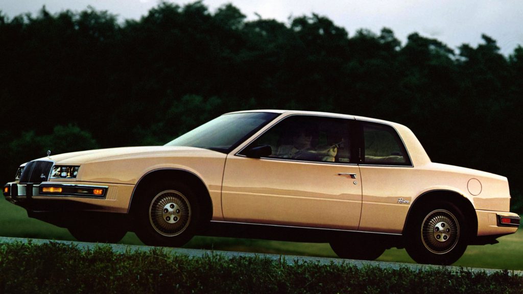 Buick Riviera 1986 года стал компактнее - 4,8 м