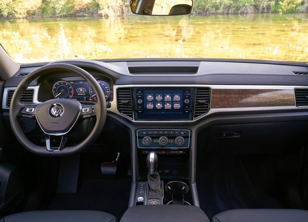 Volkswagen Atlas, передняя панель