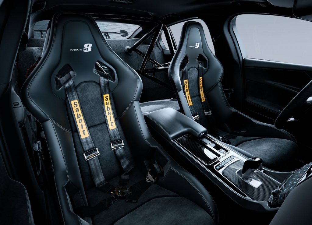 Новый  Jaguar XE SV Project 8, сиденья