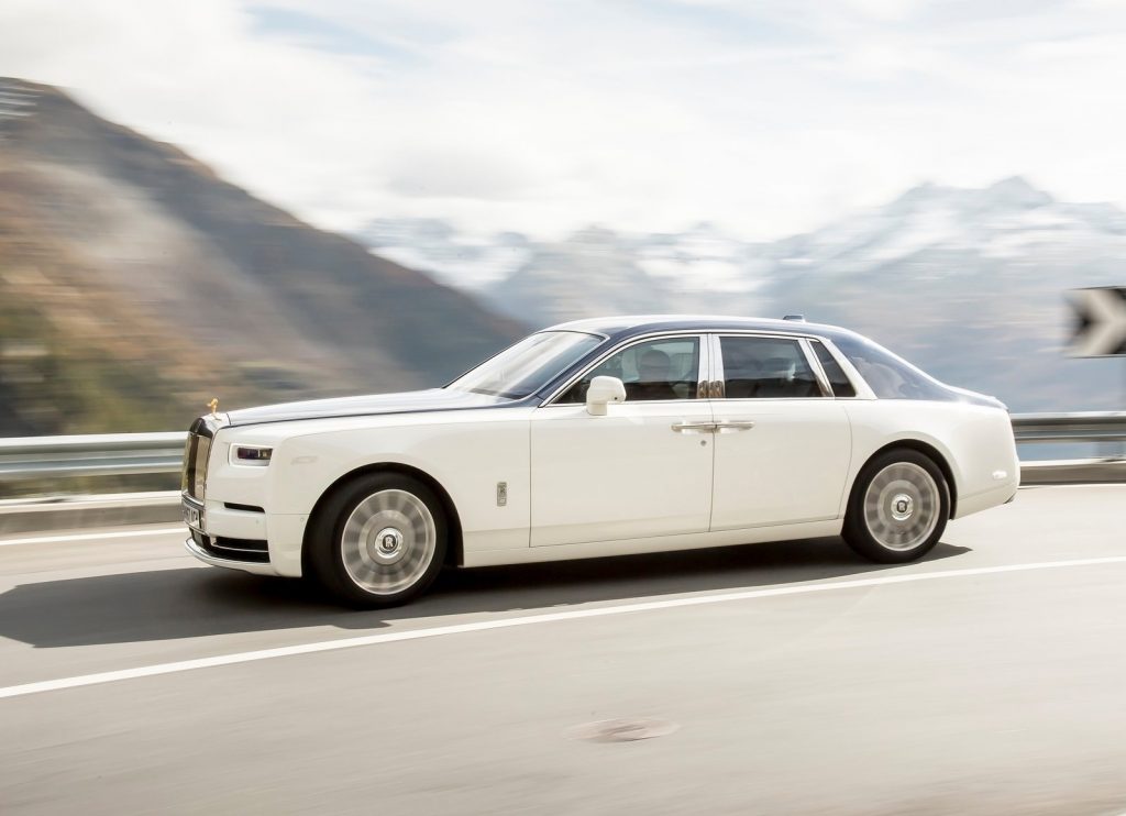Новый Rolls-Royce Phantom, вид сбоку