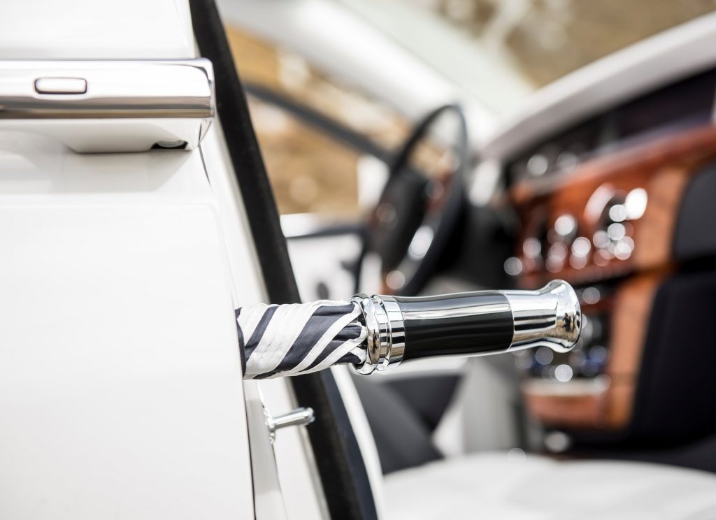 Rolls-Royce Phantom, зонтик в задней двери