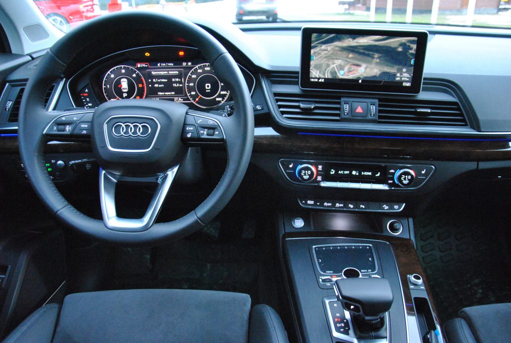 Новый Audi Q5, передняя панель