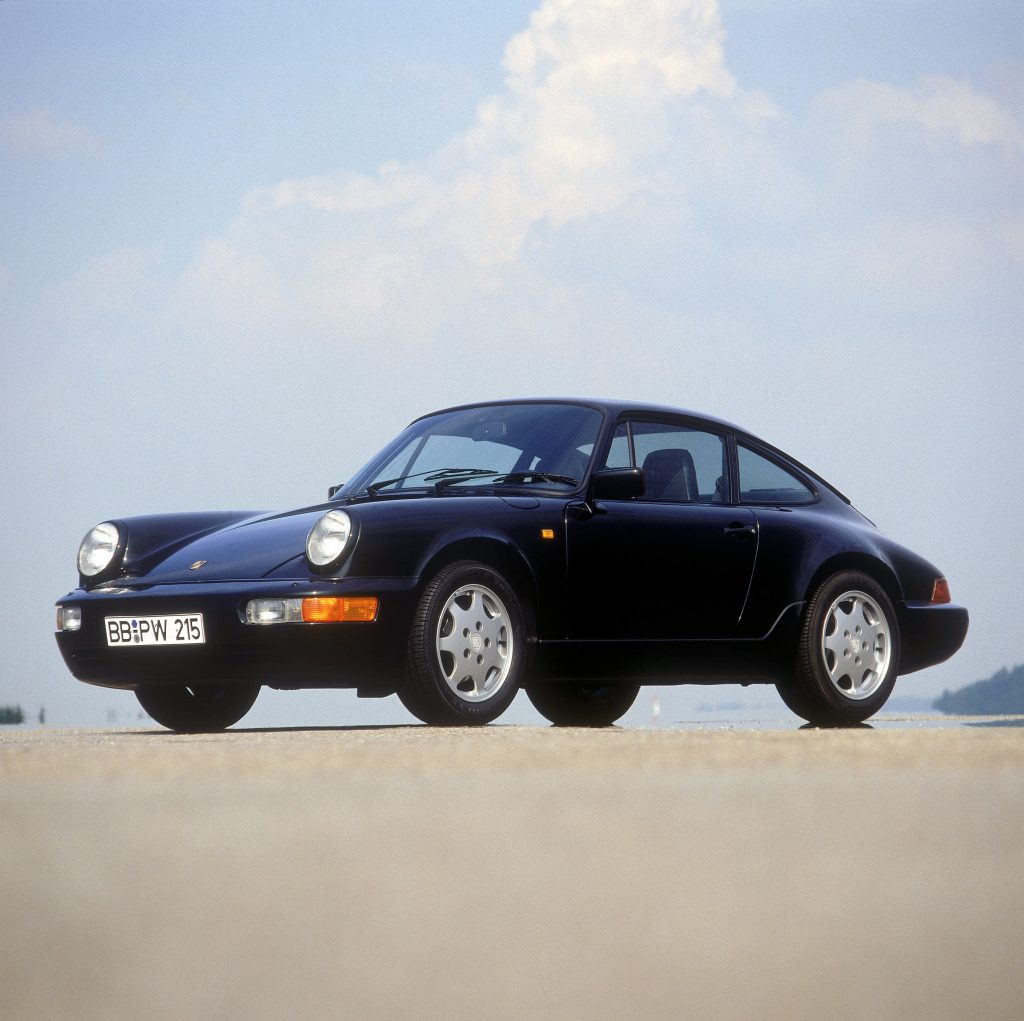 Полноприводной Porsche 911 Carrera 4 1988 года