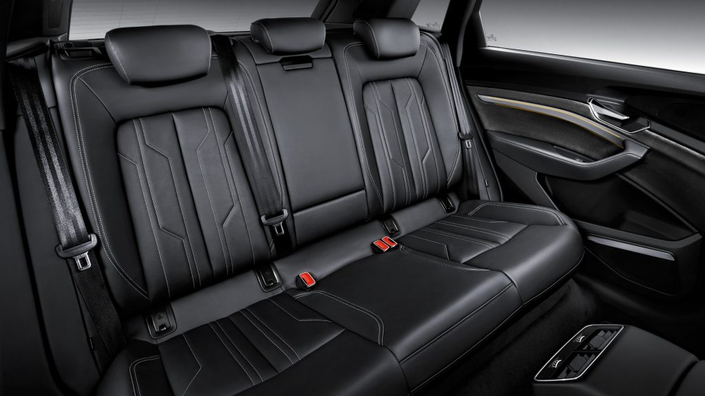 Audi e-tron 2019, задние сиденья