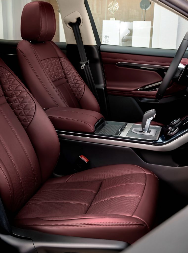 Range Rover Evoque 2019, передние сиденья