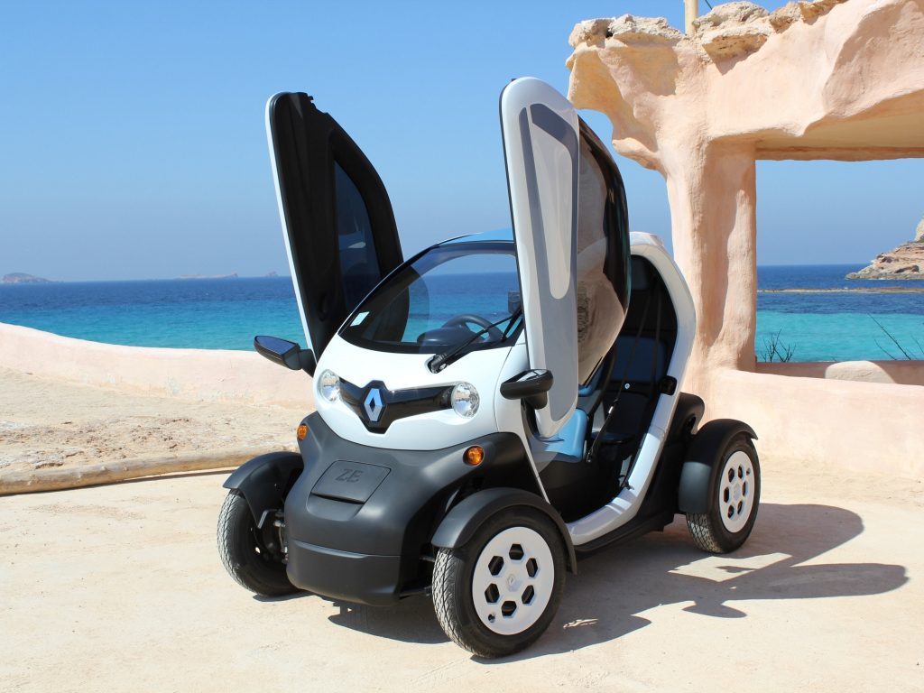 Электромобиль Renault Twizzy 2012 года