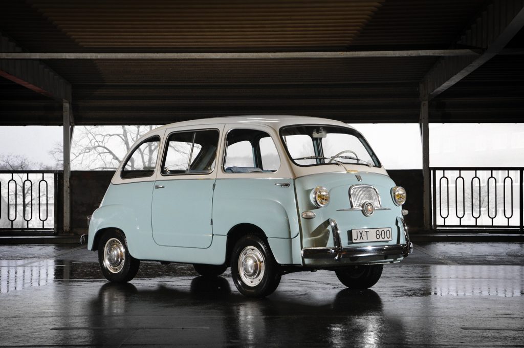 Fiat 600 Multipla 1956 года - один из первых в мире мини-вэнов