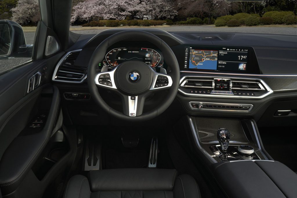Новый BMW X6, передняя панель