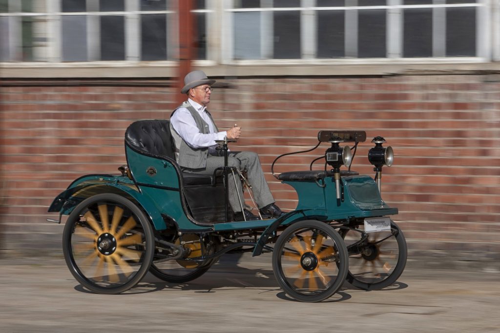 Первый Opel Motorwagen 1899 года