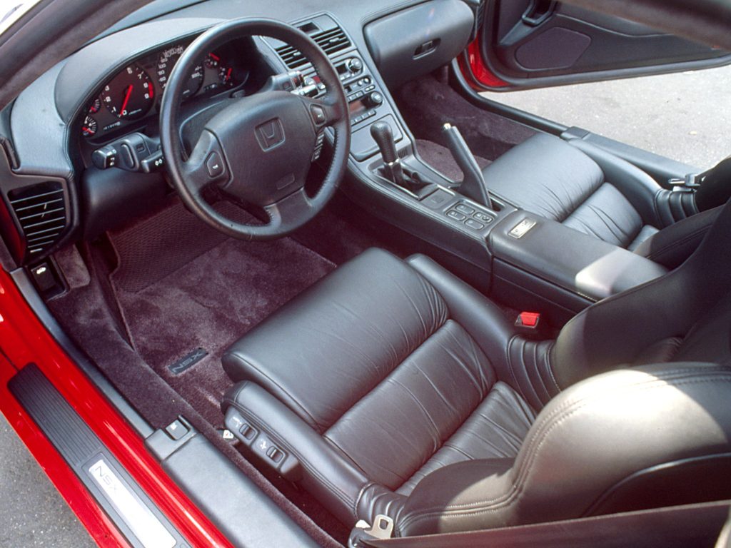 Honda NSX продавали в богатой комплектации