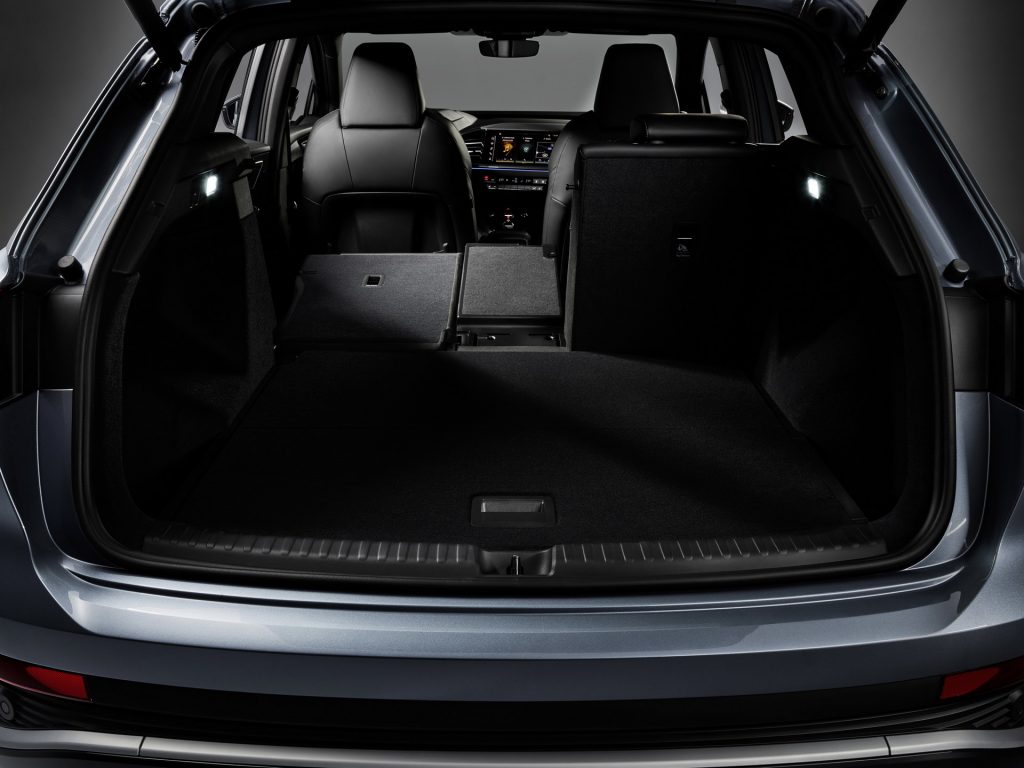 Электромобиль Audi Q4 e-tron, багажник