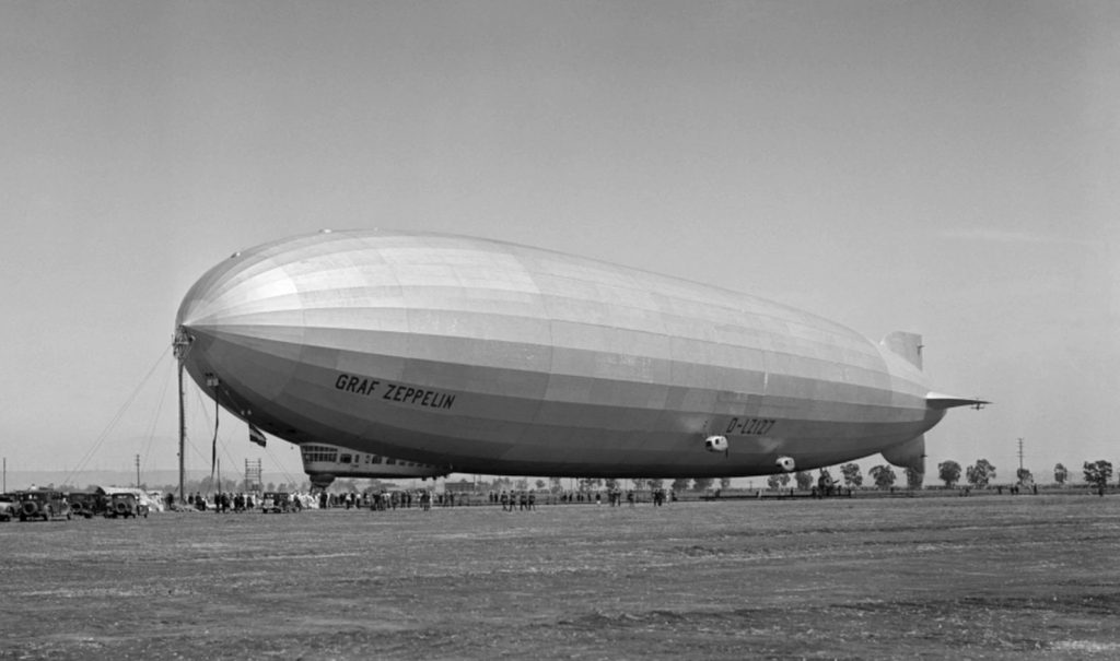 Крупнейший в мире дирижабль LZ-127 Zeppelin с двигателями Maybach