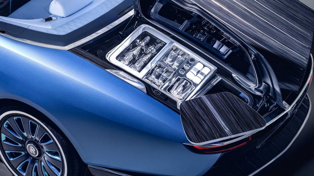 Премьера Rolls-Royce Boat Tail: эксклюзив за баснословные деньги