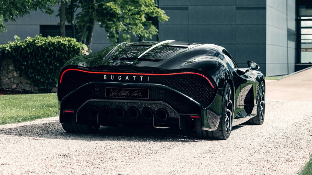 Новый Bugatti La Voiture Noire, вид сзади