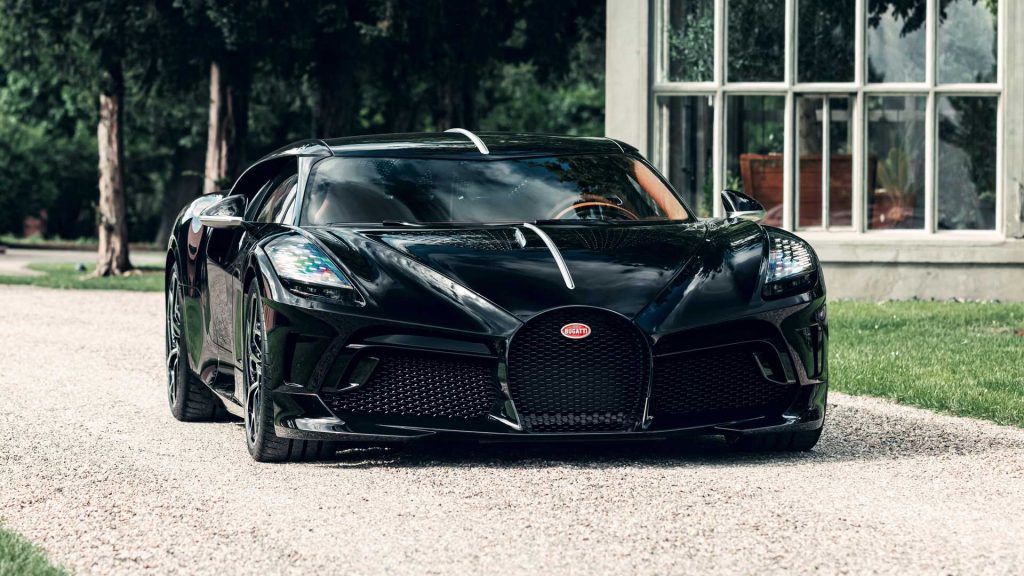 Bugatti La Voiture Noire 2021, вид спереди