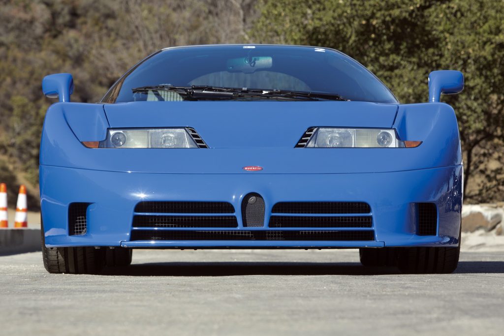 Серийный Bugatti EB110 1992 года