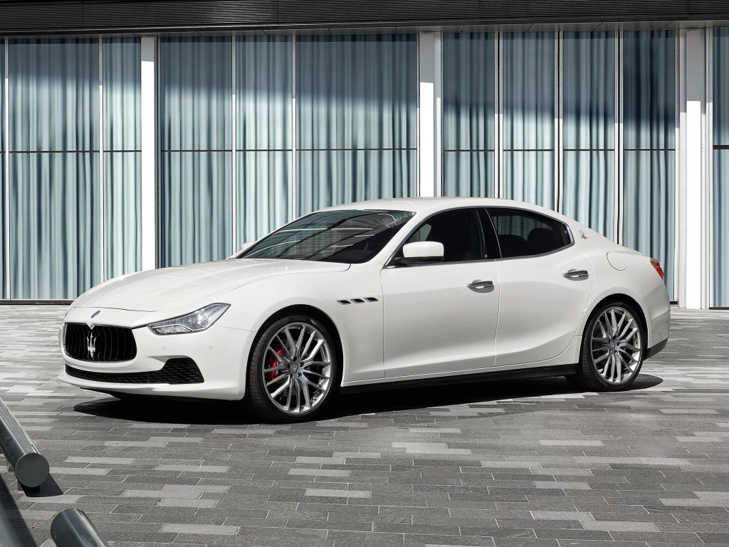 В 2013 году Maserati Ghibli стал седаном
