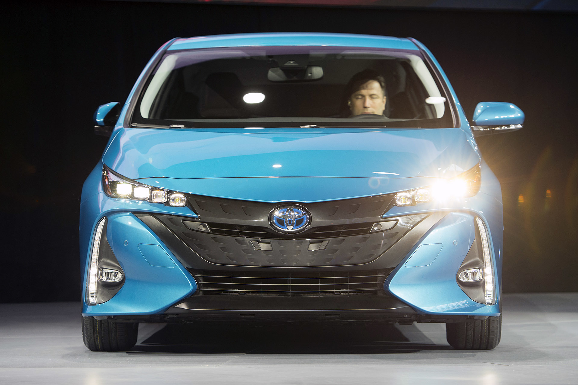 Тойота гибрид новый. Toyota Prius Hybrid 2016. Тойота Приус гибрид 2016. Prius Prime. Toyota Prius Прайм Plug-in Hybrid.