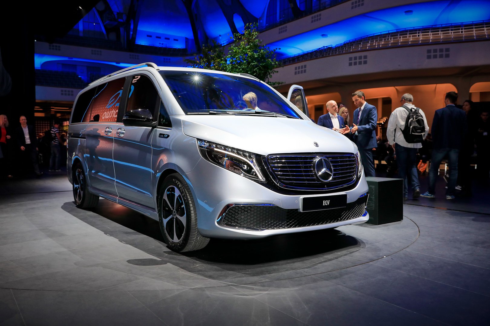 Премиум минивэны. Мерседес-Бенц минивэн 2020. Mercedes-Benz v-klasse 2020. Мерседес v class 2020. Mercedes Benz Viano 2020.